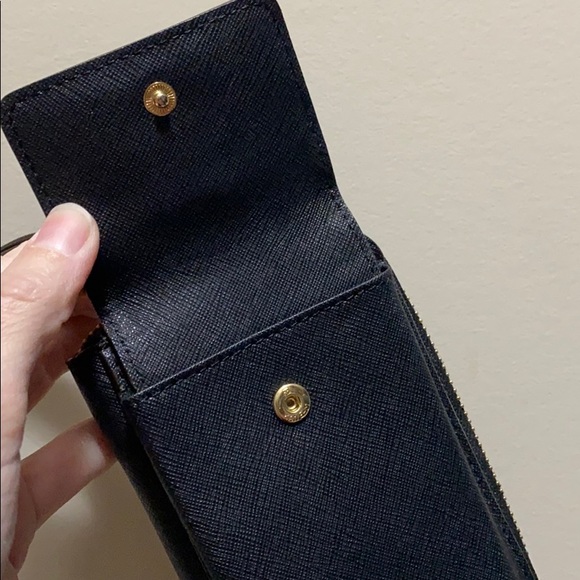 Kate Spade Wristlet - Picture 5 of 9